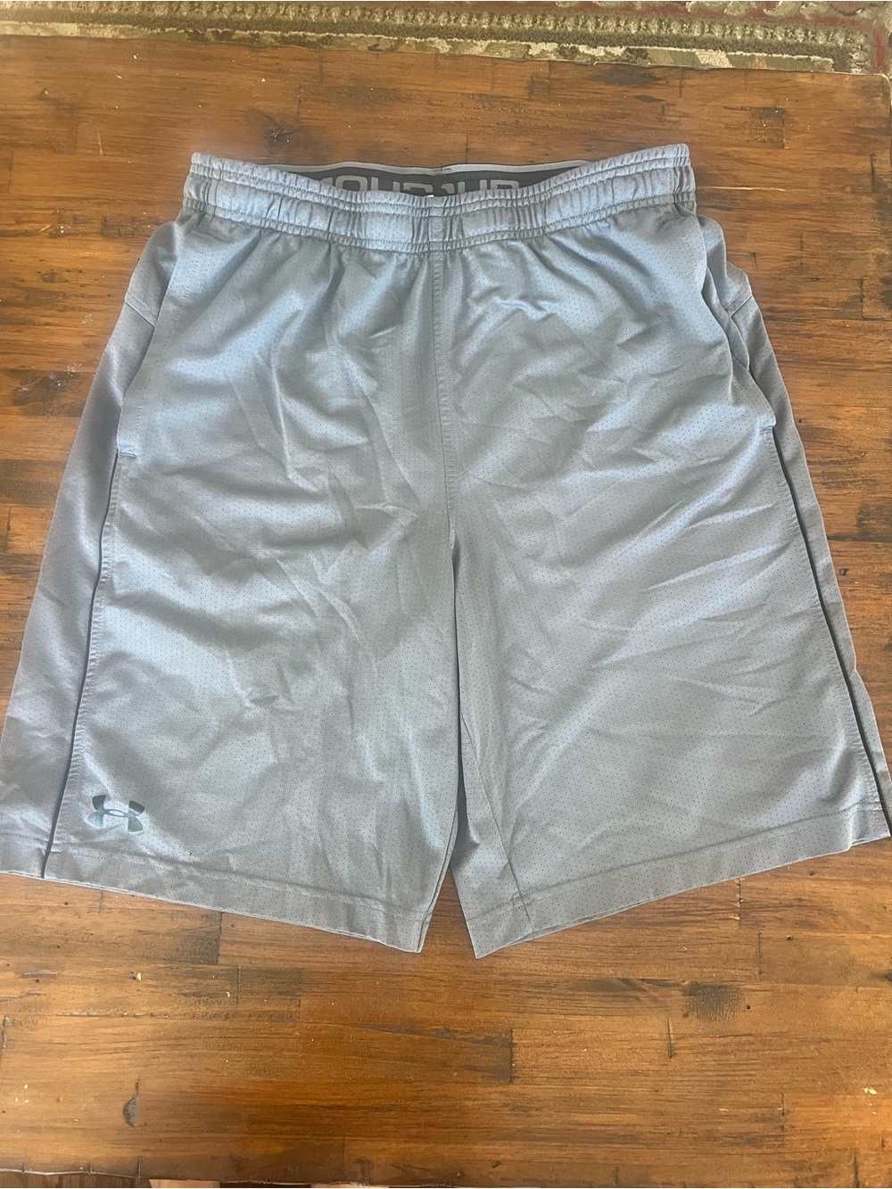 Under Armour Men's Light Gray Athletic Training Shorts